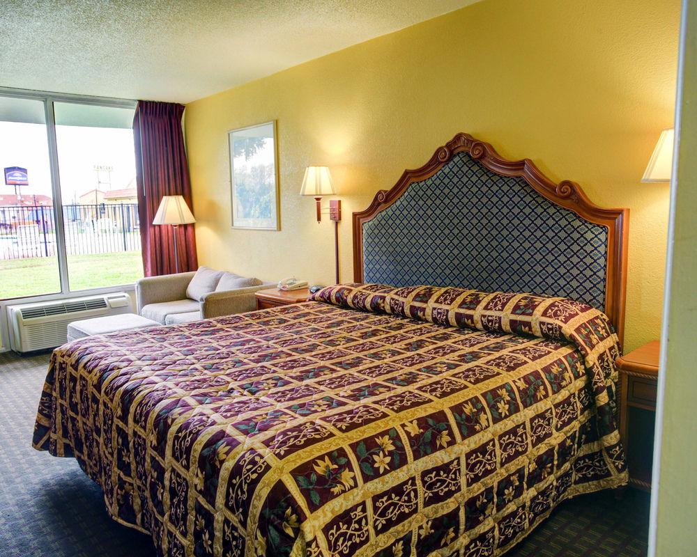 סן מרקוס University Inn מראה חיצוני תמונה